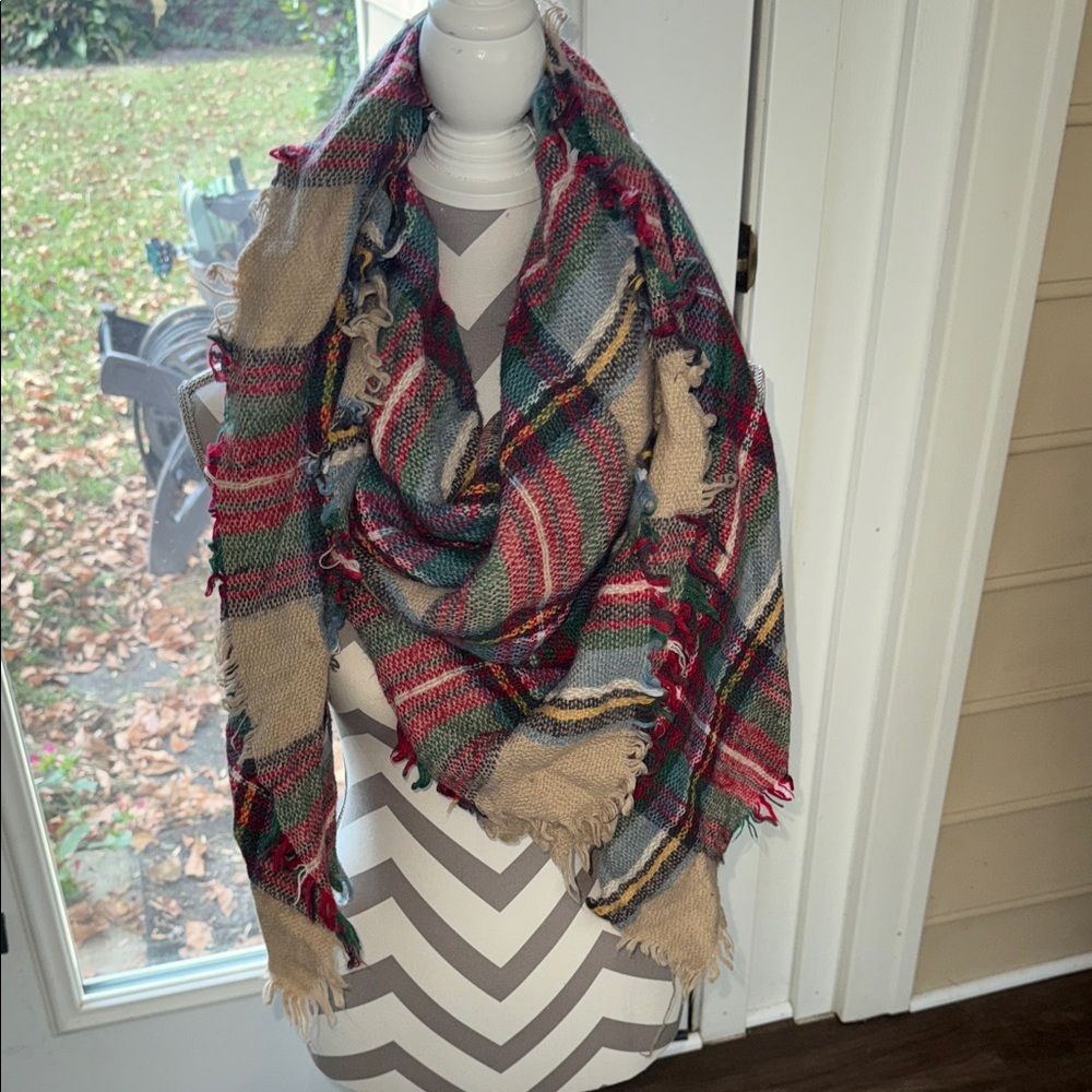Cozy Multicolor Plaid Scarf